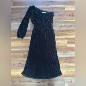 Petal & Pup Black One Shoulder Dress